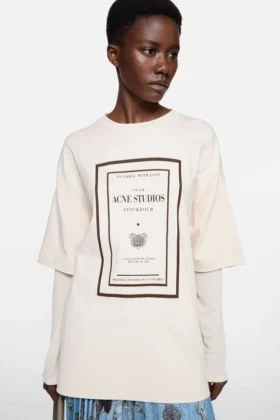 Camiseta con estampado en capas
