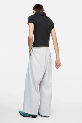 Camiseta con logotipo en el pecho – entallada