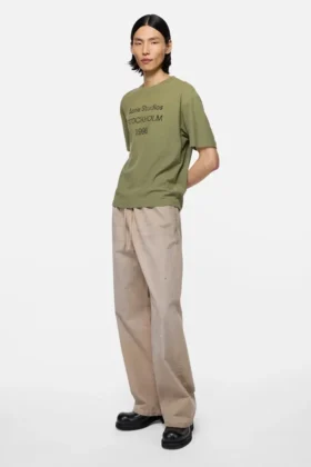 Camiseta con logotipo estampado