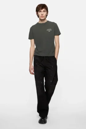 Camiseta con logotipo estampado