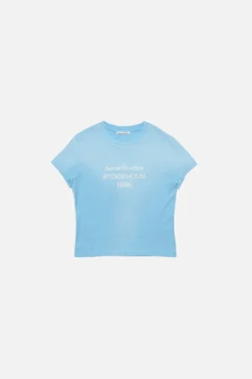 Camiseta entallada con logotipo