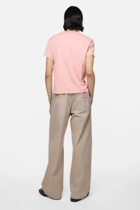 Camiseta entallada con logotipo