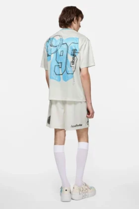 Camiseta gráfica estilo camiseta deportiva