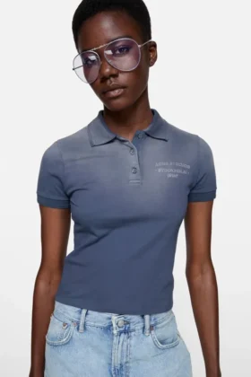 Camiseta tipo polo con efecto pulverizado