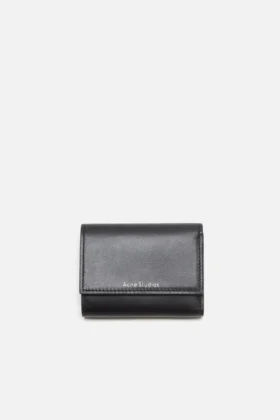 Cartera de piel de tres pliegues