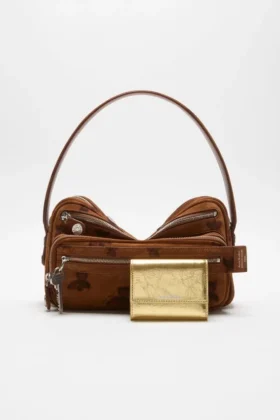 Cartera de piel de tres pliegues