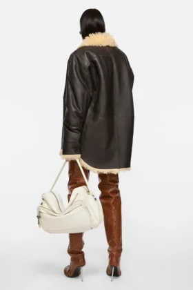 Chaqueta tipo camisa de piel de oveja