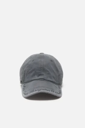 Gorra con logotipo