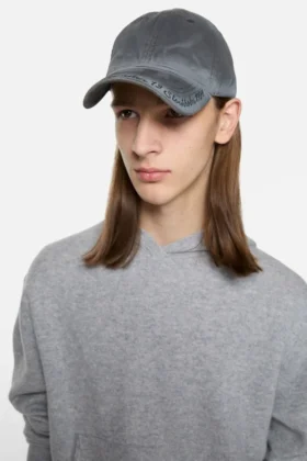Gorra con logotipo
