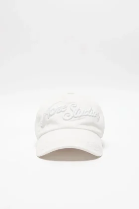 Gorra con logotipo bordado