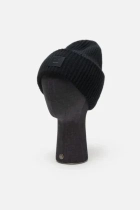 Gorro con logotipo grande en forma de Face – Yak