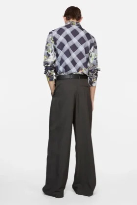 Pantalones entallados con diseño en espiga
