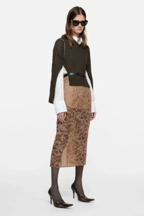 Zapatos de salón de punta afilada con estampado de lagarto